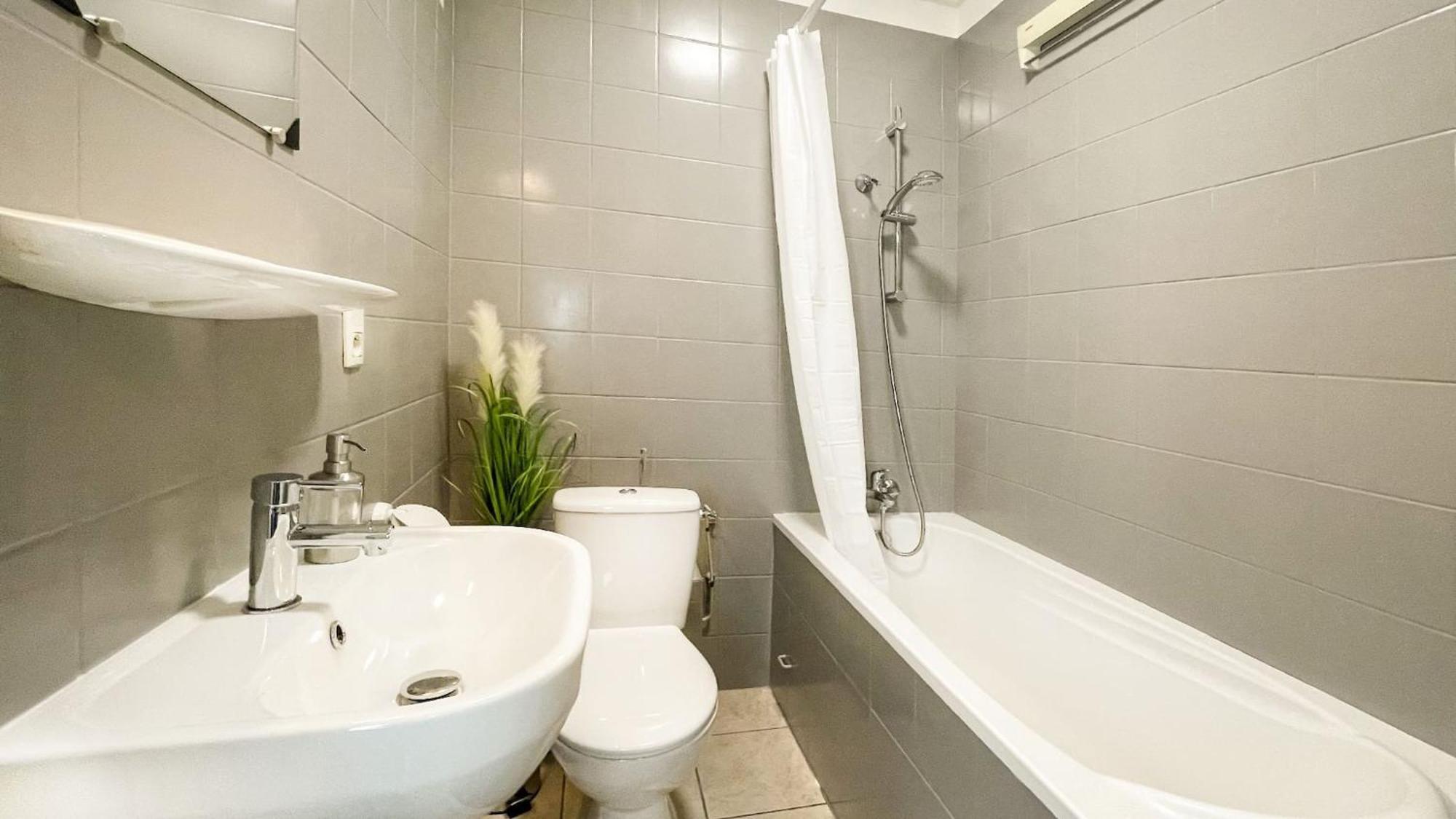 Homey Keola - Parking Prive Gratuit - Aux Portes De Geneve - Au Pied Du Tram - Appartement Avec 1 Chambre Et Un Grand Salon Avec Un Canape-Lit Ambilly Luaran gambar