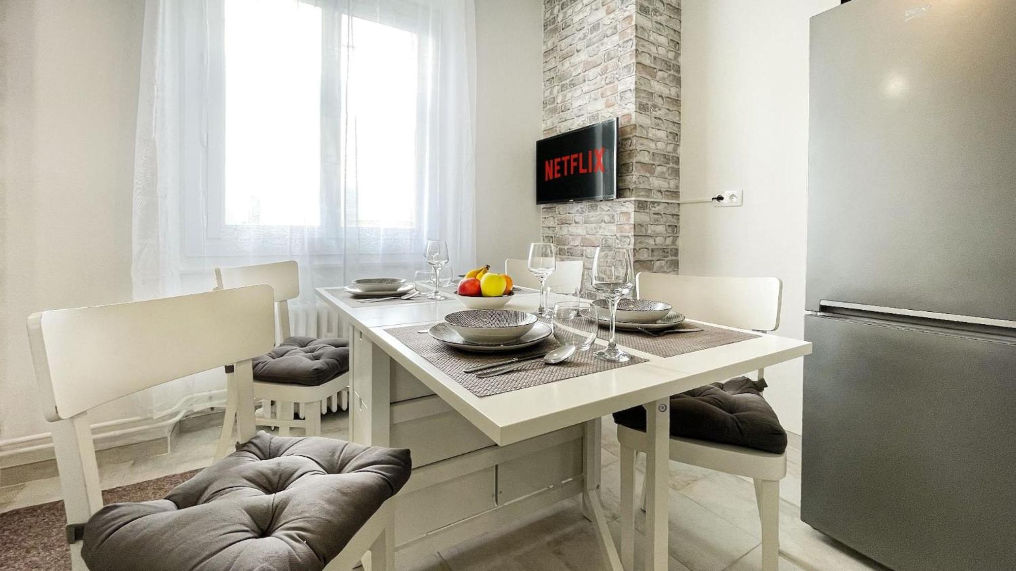 Homey Keola - Parking Prive Gratuit - Aux Portes De Geneve - Au Pied Du Tram - Appartement Avec 1 Chambre Et Un Grand Salon Avec Un Canape-Lit Ambilly Luaran gambar